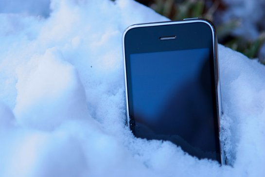Пользователи iPhone и iPad столкнулись со странным поведением устройств на морозе